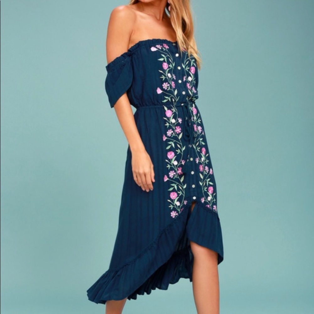 NWT - Rahi Cali Boho Floral Embroidered Dr…